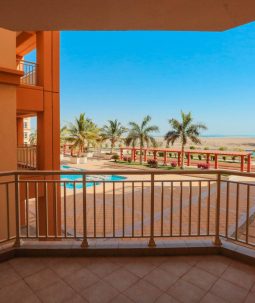 Spacious Three Bedroom Apartment In Bay La Sun 