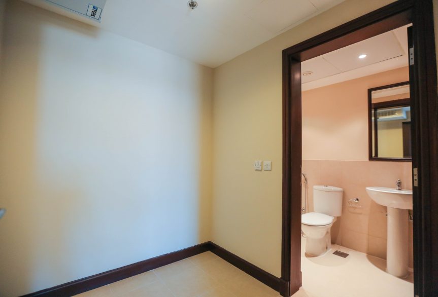 Spacious Three Bedroom Apartment In Bay La Sun (Marina Tower) with Canal View-big7