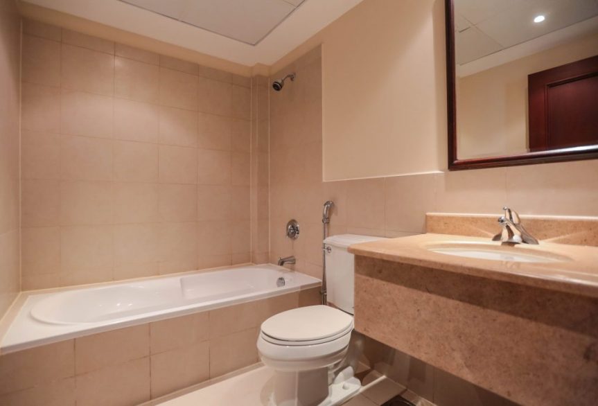 Three Bedroom Apartment in Bay La Sun (Marina Tower) with Direct Pool Access-big4