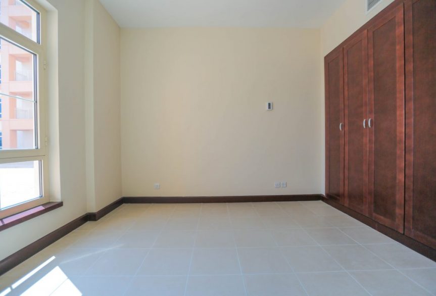 Three Bedroom Apartment in Bay La Sun (Marina Tower) with Direct Pool Access-big7