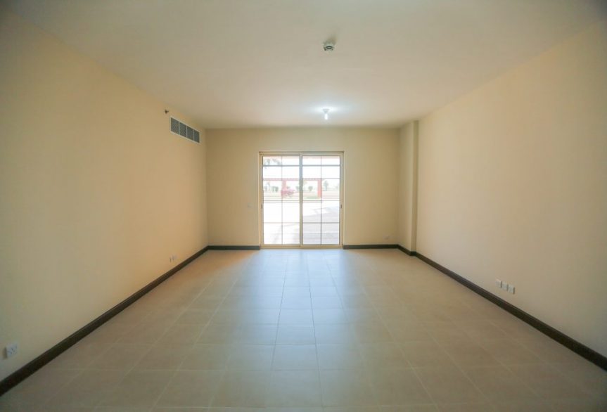 Three Bedroom Apartment in Bay La Sun (Marina Tower) with Direct Pool Access-big9