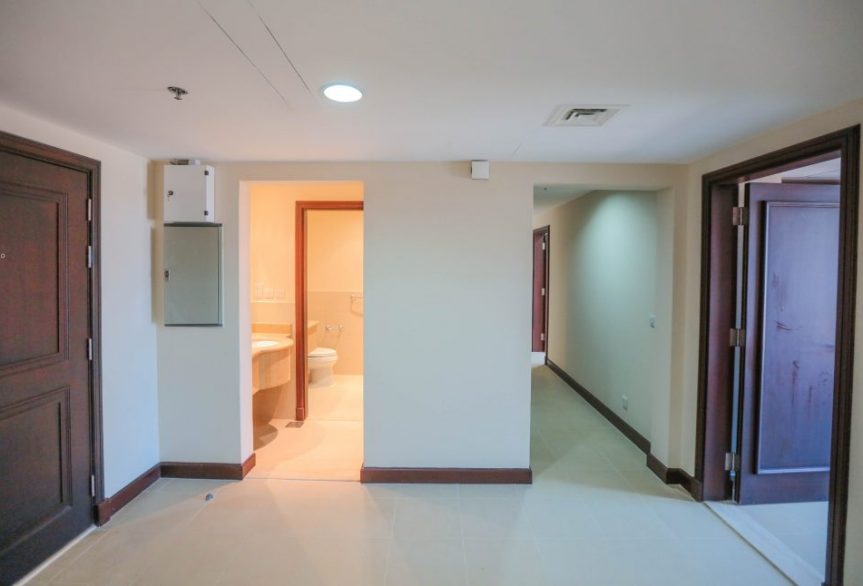 Three Bedroom Apartment in Bay La Sun (Marina Tower) with Direct Pool Access-big10