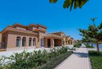 Luxurious Villa Overlooking the golf Course-thumb image1