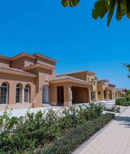 Luxurious Villa Overlooking the golf Course